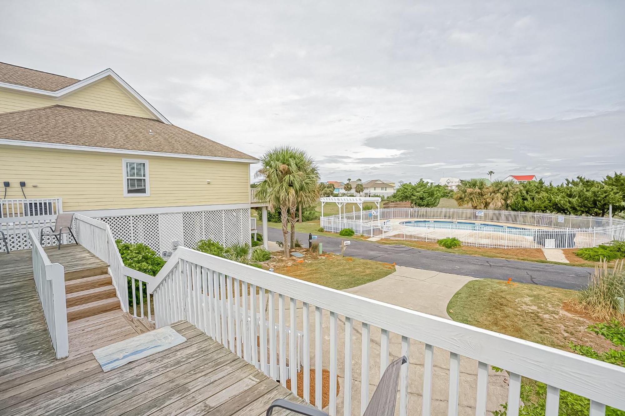 Four-Bedroom House With Great View! Pool Across The Street! Hunting Island Pass! Harbor Island Екстер'єр фото